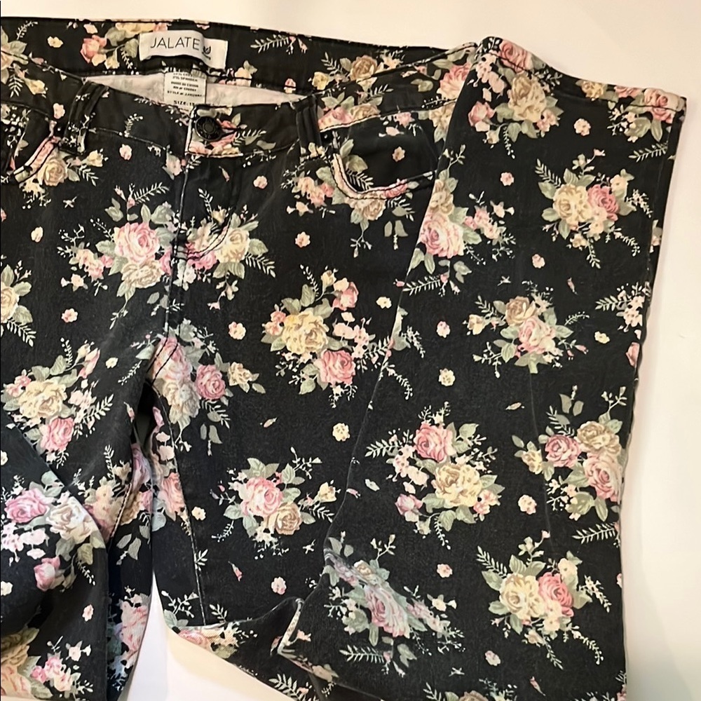 Jalate juniors 13 Floral Skinny Jeans - Black and Pink - Picture 7 of 9